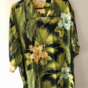 Tommy Bahama Hawaiian Aloha Beach Shirt 100% Silk  Rare Rum Logo - Never Worn